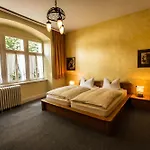 Leyscher Hof 2*