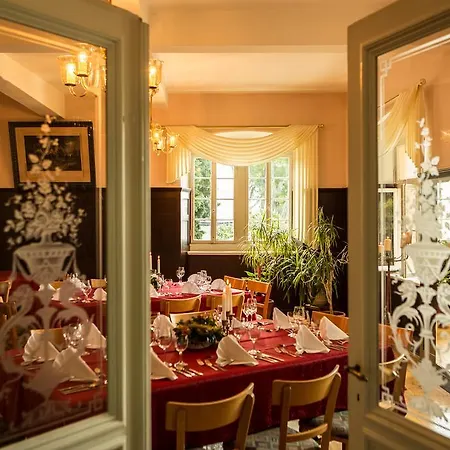 Hotel Leyscher Hof 2*